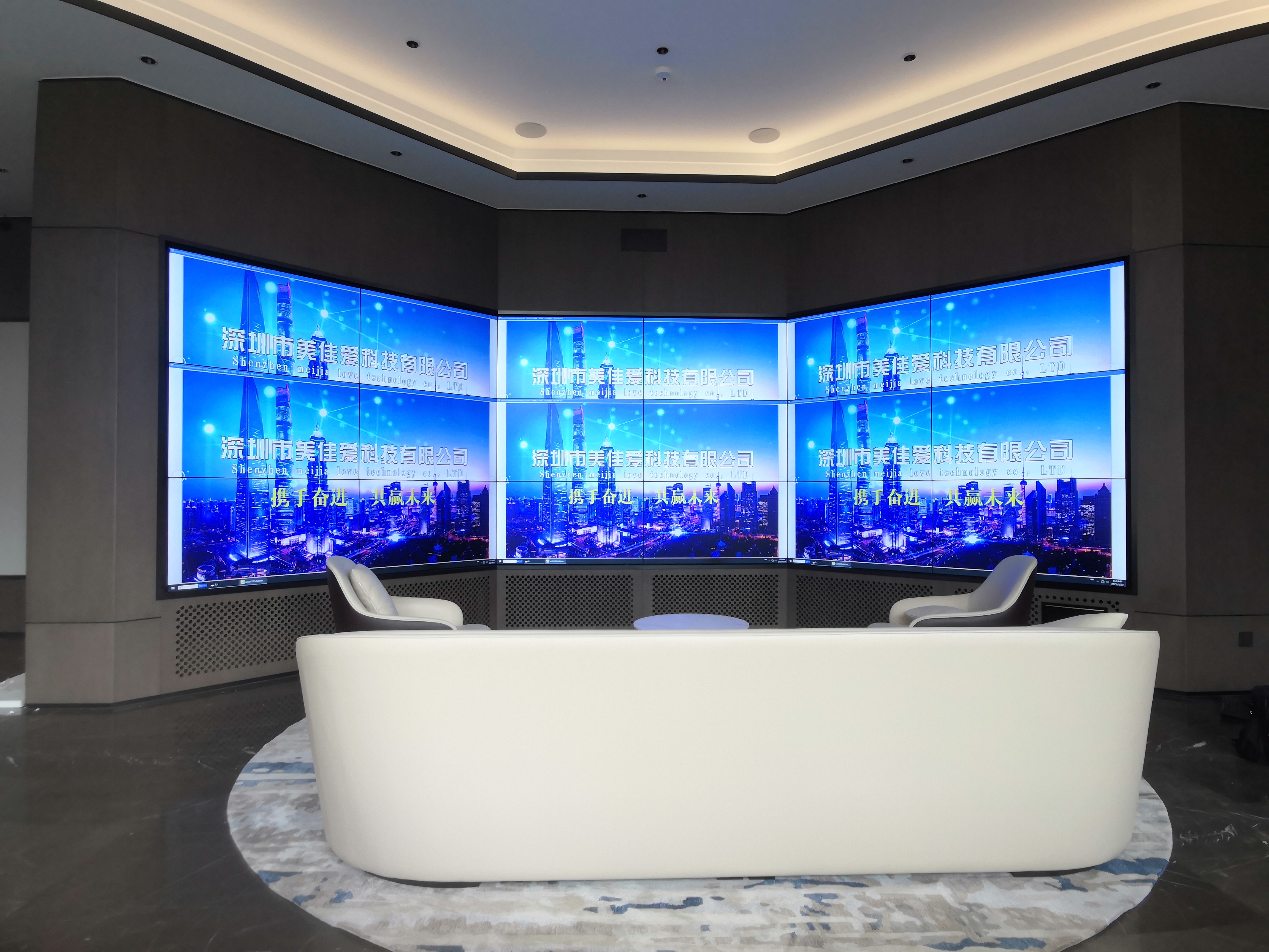 “無(wú)線投屏 vs HDMI接線：10人會(huì)議切換演示，哪種方式更讓老板崩潰？”